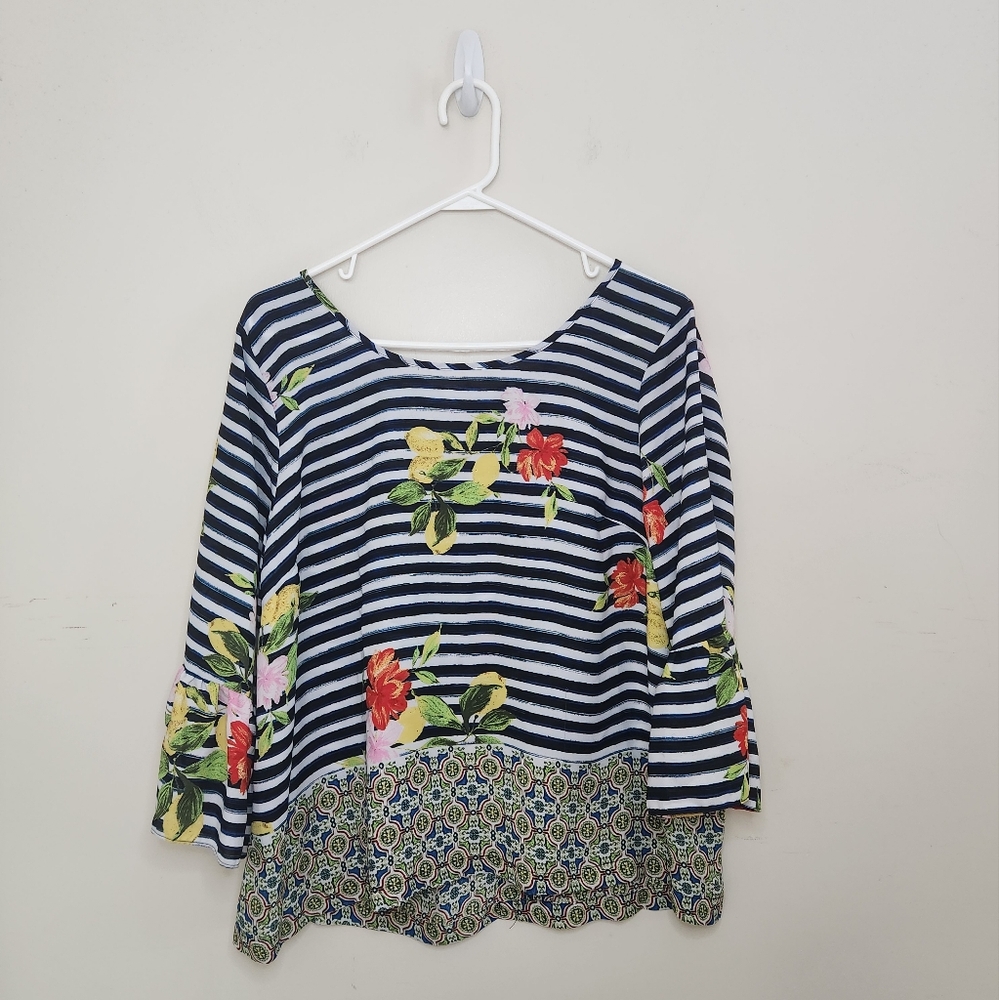Women's Zac & Rachel Top Sz Large